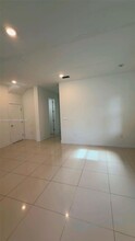 10546 SW 118th Ave in Miami, FL - Building Photo - Building Photo