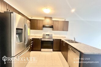 135 Hardcastle Dr in Cambridge, ON - Building Photo - Building Photo