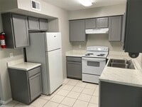 12910 Ashford Point Dr photo'