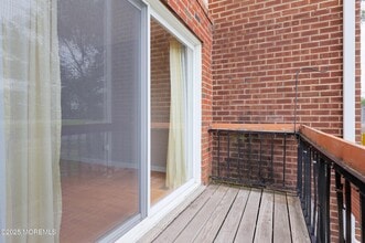 10 Primrose Ln in Brick, NJ - Building Photo - Building Photo