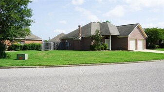9537 Greythorne Way in Montgomery, AL - Building Photo