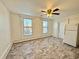 242 Saratoga St, Unit 9 in Cohoes, NY - Building Photo