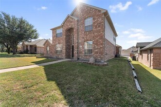 321 Williamsburg Dr in Van Alstyne, TX - Building Photo - Building Photo