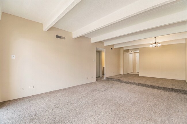 8060 E Girard Ave, Unit 915 in Denver, CO - Foto de edificio - Building Photo