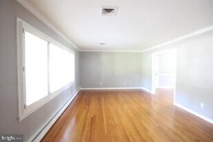 4401 Jackson Pl in Alexandria, VA - Building Photo