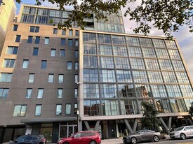 22-18 Jackson Ave in Queens, NY - Building Photo
