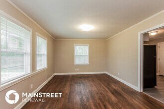 651 Reeves Ct in Charlotte, NC - Building Photo - Building Photo