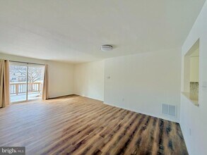 6160 Majors Ln in Columbia, MD - Building Photo - Building Photo