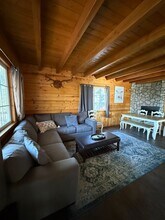 24071 Fern Glen Rd in Crestline, CA - Building Photo - Building Photo