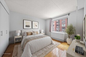 555 W 23rd St in New York, NY - Building Photo - Building Photo