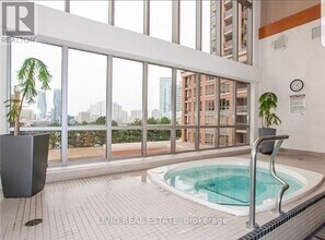 4080 Living Arts Dr in Mississauga, ON - Building Photo - Building Photo