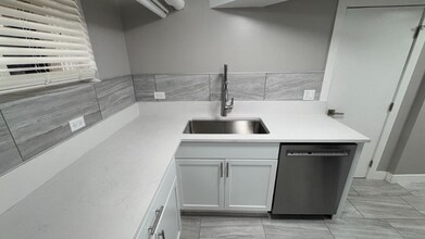 1254 N Bosworth Ave in Chicago, IL - Building Photo - Building Photo