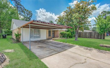 9526 Balsam Ln in Houston, TX - Building Photo - Building Photo