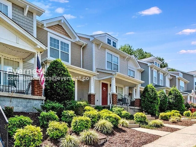 570 Flintlock Ct in Nashville, TN - Building Photo - Building Photo
