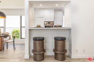 8911 Cynthia St in West Hollywood, CA - Building Photo - Building Photo