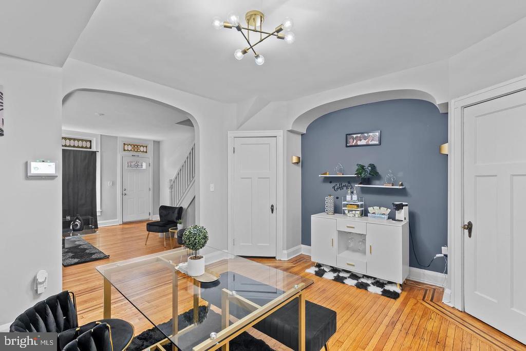 910 N Kenwood Ave in Baltimore, MD - Building Photo