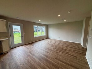 6745 Meadow View Dr S in Fargo, ND - Building Photo - Building Photo