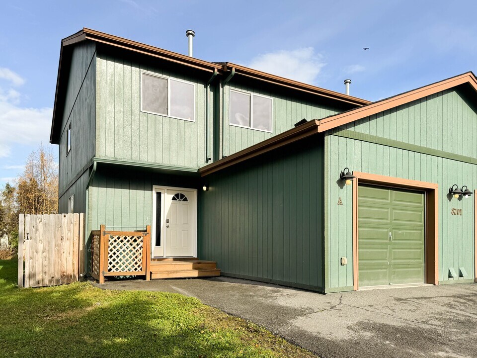 8201 E 36th Ave in Anchorage, AK - Building Photo