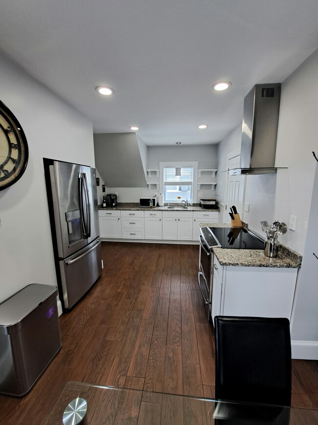 14 Roy St in Swampscott, MA - Building Photo - Building Photo