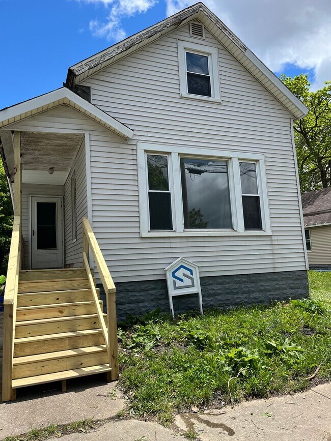 property at 3419 E 52nd St
