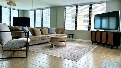 3043 S Atlantic Ave, Unit 1004 in Daytona Beach Shores, FL - Building Photo - Building Photo