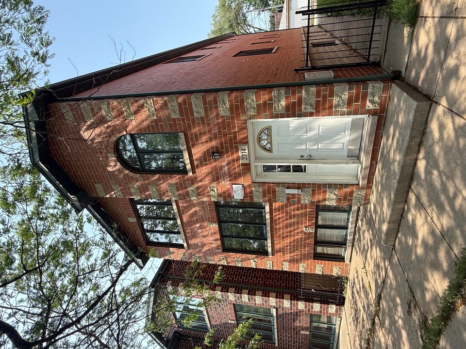 2714 W 37th Pl in Chicago, IL - Building Photo