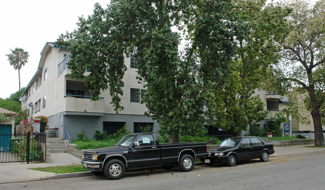 Castle Croatia in Reseda, CA - Foto de edificio - Building Photo