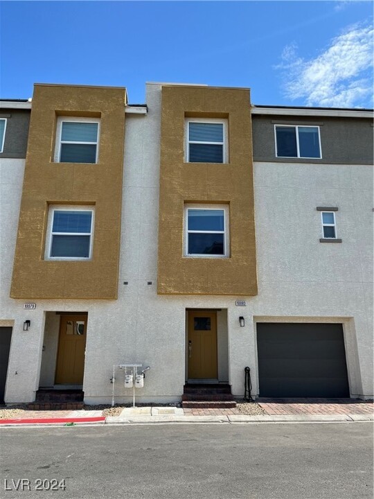 10083 Vibrant Moon Ave in Las Vegas, NV - Building Photo