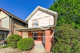 1008 Hancock Ave in Vandergrift, PA - Building Photo