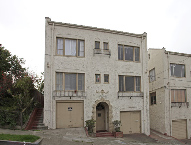 617 Brooklyn Ave in Oakland, CA - Building Photo - Building Photo