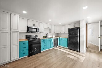 4315 Ridgedale Ave in Las Vegas, NV - Building Photo - Building Photo