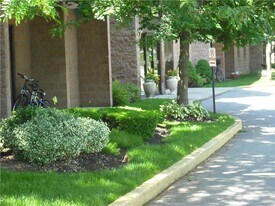 250 Hincks St in Goderich, ON - Building Photo