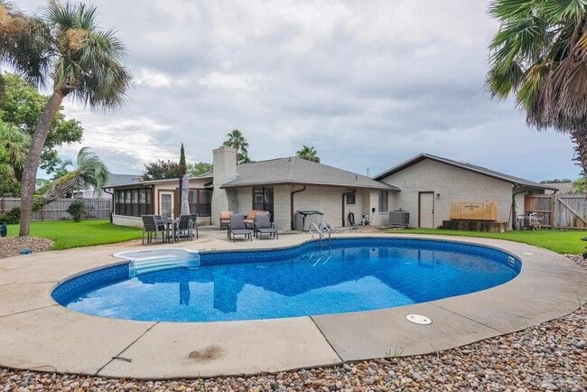 967 Grand Canal St in Gulf Breeze, FL - Building Photo - Building Photo