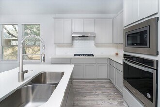 1613 Winding Stream Trail in Leander, TX - Building Photo - Building Photo