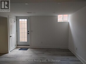 7502 Black Walnut Trail in Mississauga, ON - Building Photo - Building Photo