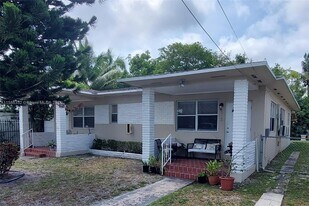 522 NW 97th St, Unit 522 in Miami, FL - Building Photo