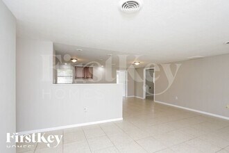 3562 Harbor Blvd in Port Charlotte, FL - Foto de edificio - Building Photo