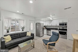 210 Upshur St NW in Washington, DC - Building Photo - Building Photo