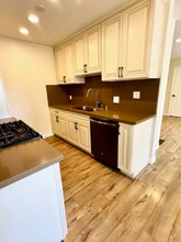 430 E San Jose Ave in Burbank, CA - Building Photo - Building Photo