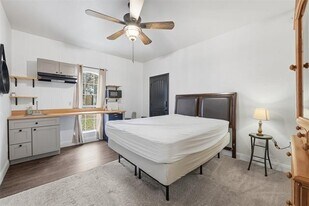 156 Howard Newby Ln in Springtown, TX - Building Photo