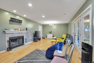 11 Liberty Dr in Mansfield, CT - Building Photo - Building Photo