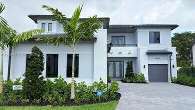 19708 NE 14th Ave in Miami, FL - Building Photo - Building Photo