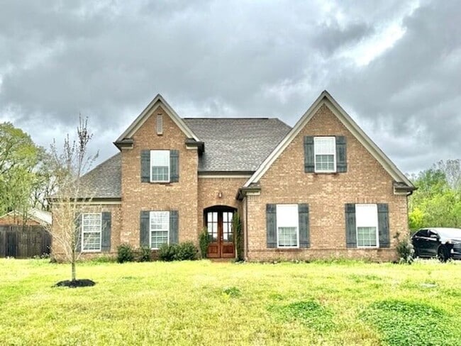 property at 4319 Davall Cir