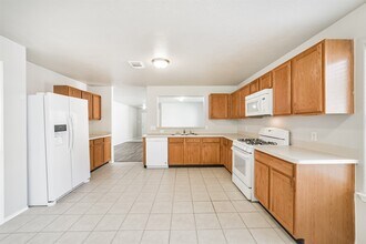 4915 Winding View Ln in Humble, TX - Foto de edificio - Building Photo