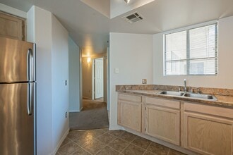 4925 E Desert Cove in Scottsdale, AZ - Building Photo - Building Photo