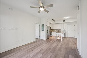 6190 Rock Island Rd in Tamarac, FL - Building Photo - Building Photo