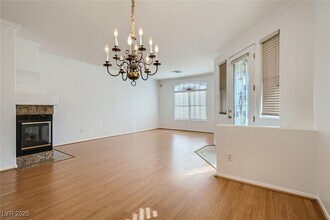 549 Jade Cliffs Ln, Unit Apt 413 in Las Vegas, NV - Building Photo - Building Photo