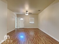 302 W San Antonio St in San Marcos, TX - Building Photo - Building Photo