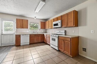 1810 Emerald Pathway Dr in Spring, TX - Building Photo - Building Photo