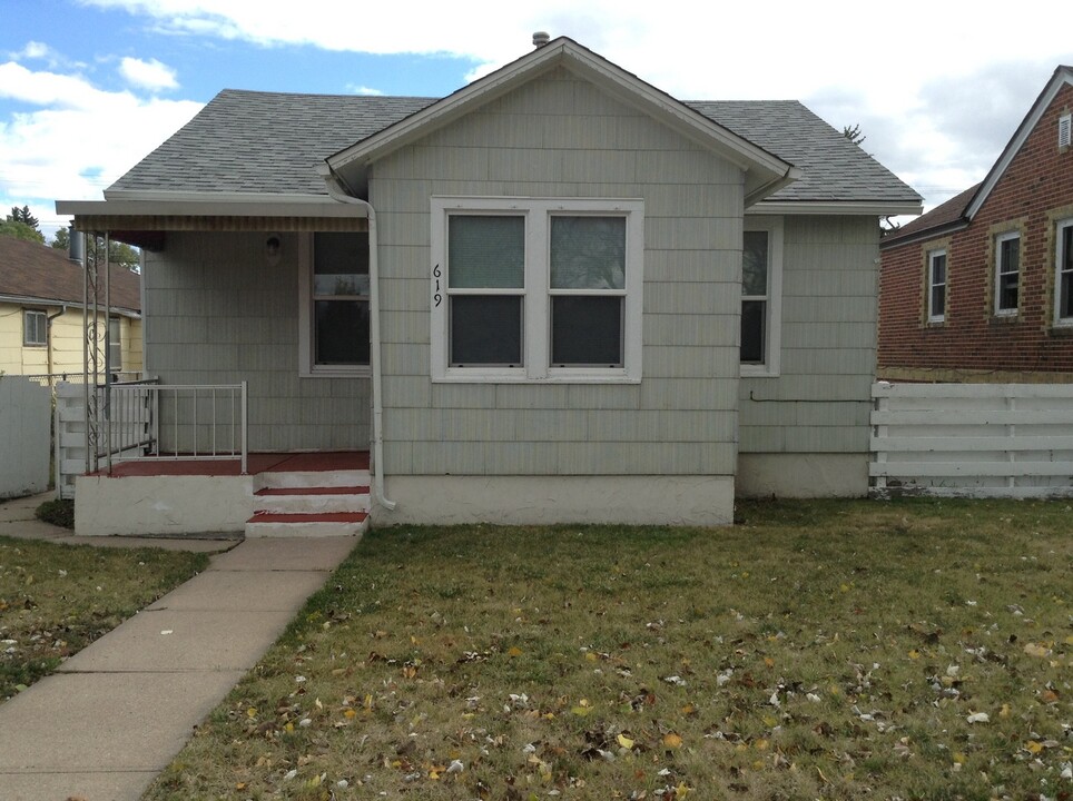 619 E 9th St in Cheyenne, WY - Building Photo